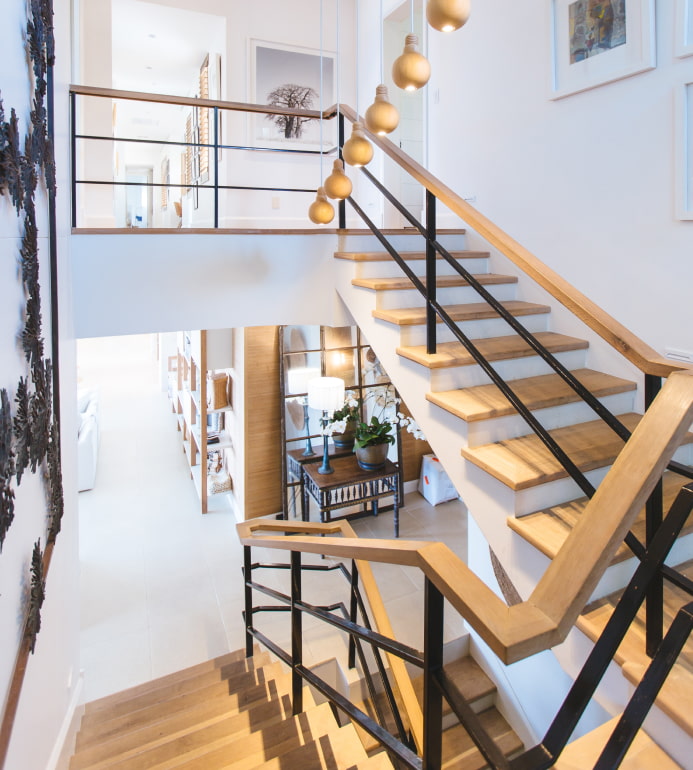 Image d'un escalier avec des marches en bois
